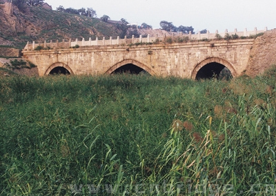 龍橋