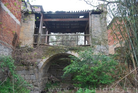 八家石拱風雨橋