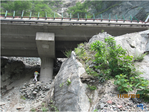 山體墜石受損橋梁加固（二）